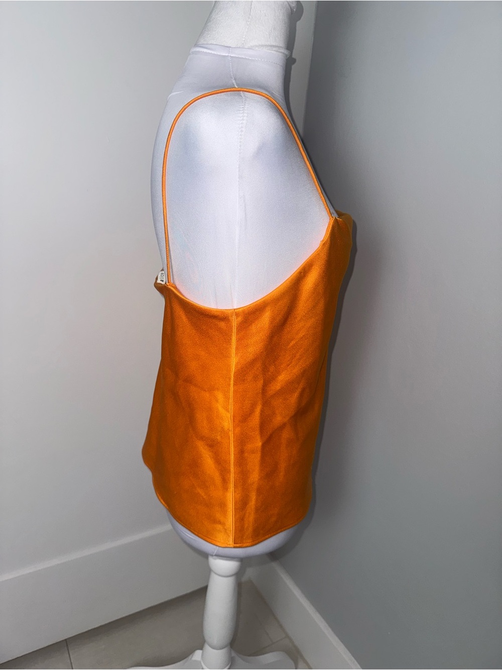 Alice + Olivia Harmony Drapey Silk Tank in Tangerine/Size Large - Picture 5 of 10